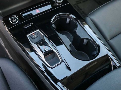 Used 2025 Audi Q6 e-tron Premium w/ Convenience Package image 26