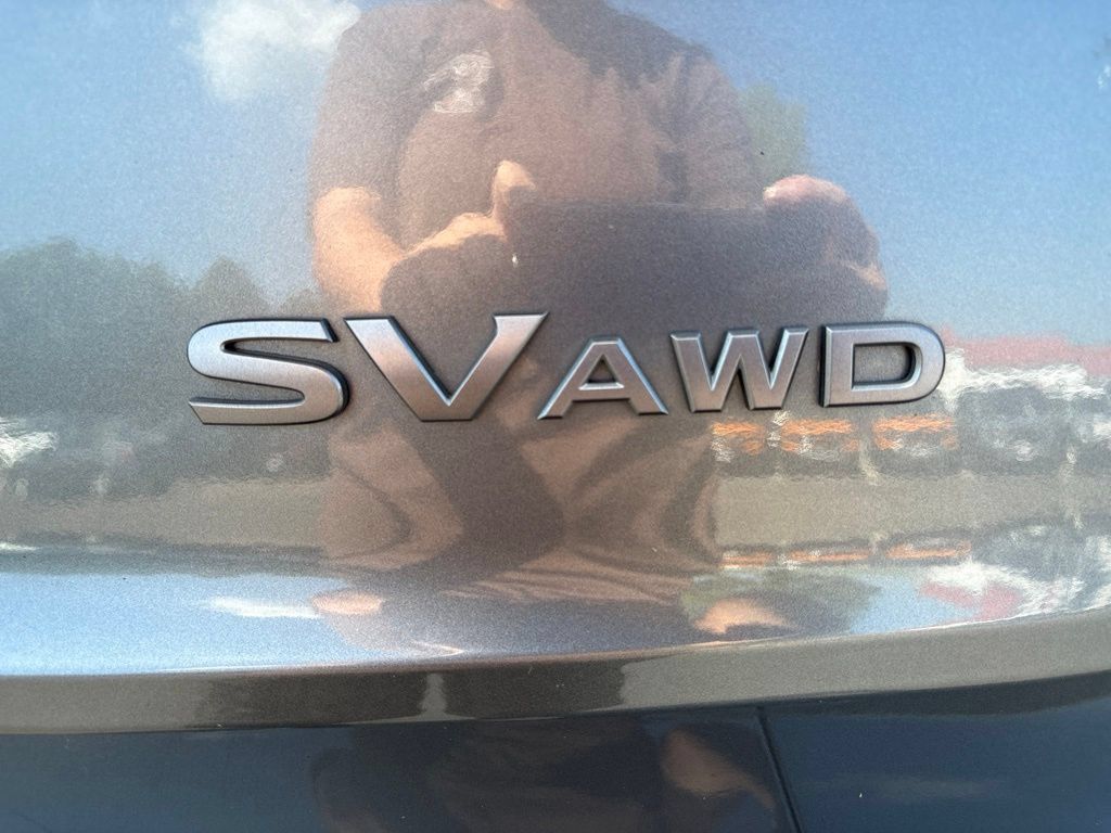 Used 2024 Nissan Rogue SV AWD/4WD image 12