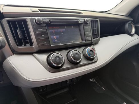 Used 2014 Toyota RAV4 LE AWD/4WD image 12