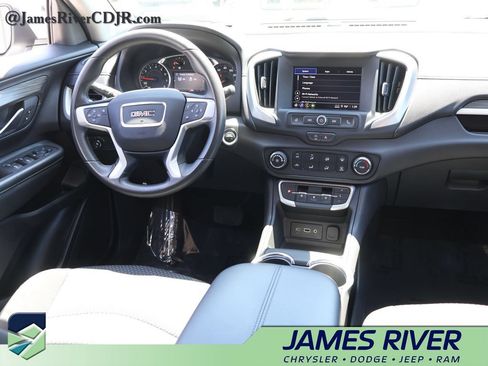 Used 2024 GMC Terrain SLE FWD image 12