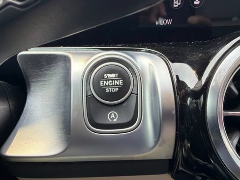 Used 2022 Mercedes-Benz GLB 250 w/ Premium Package image 27