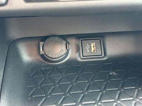 Certified 2025 Toyota RAV4 XLE w/ Convenience Package FWD image 29