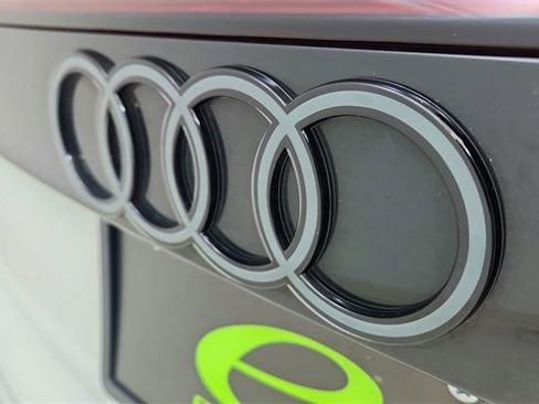 Used 2025 Audi Q8 Prestige w/ Prestige Package image 16