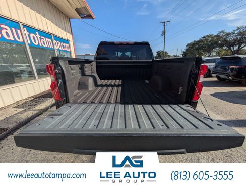 Used 2020 Chevrolet Silverado 1500 High Country w/ Technology Package AWD/4WD image 12
