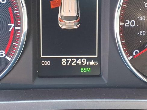 Used 2018 Toyota RAV4 SE w/ Power Extra Value Package AWD/4WD image 30