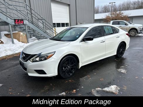 Used 2017 Nissan Altima 2.5 SR w/ Midnight Edition Package image 8