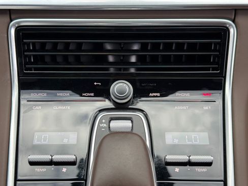 Used 2023 Porsche Panamera 4S image 34