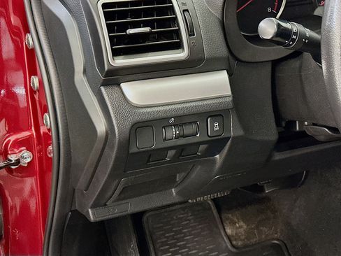 Used 2017 Subaru Crosstrek 2.0i Premium image 17