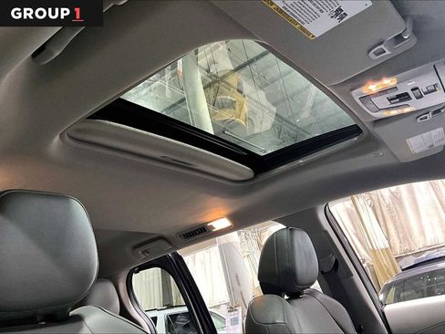 Certified 2021 Toyota Sienna XLE image 14