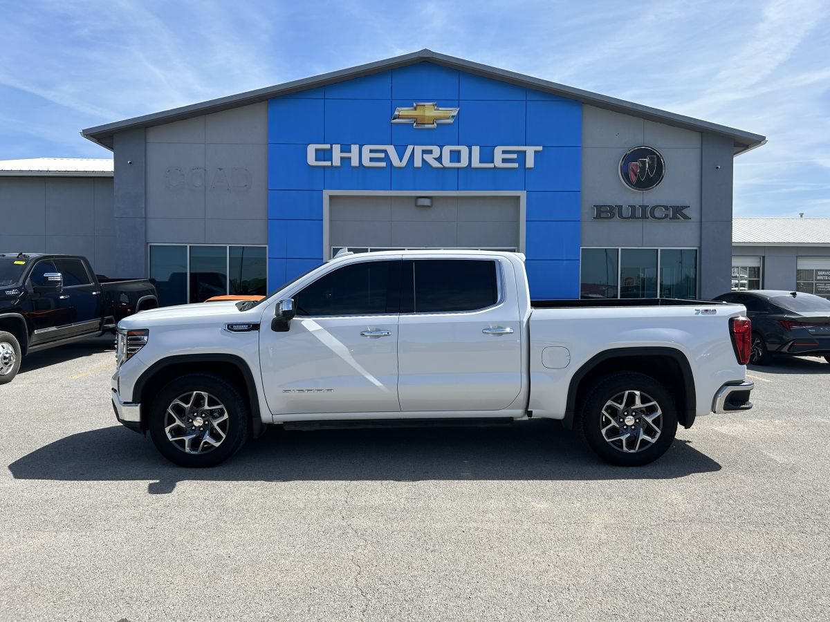 Used 2023 GMC Sierra 1500 SLT w/ SLT Premium Package AWD/4WD image 4
