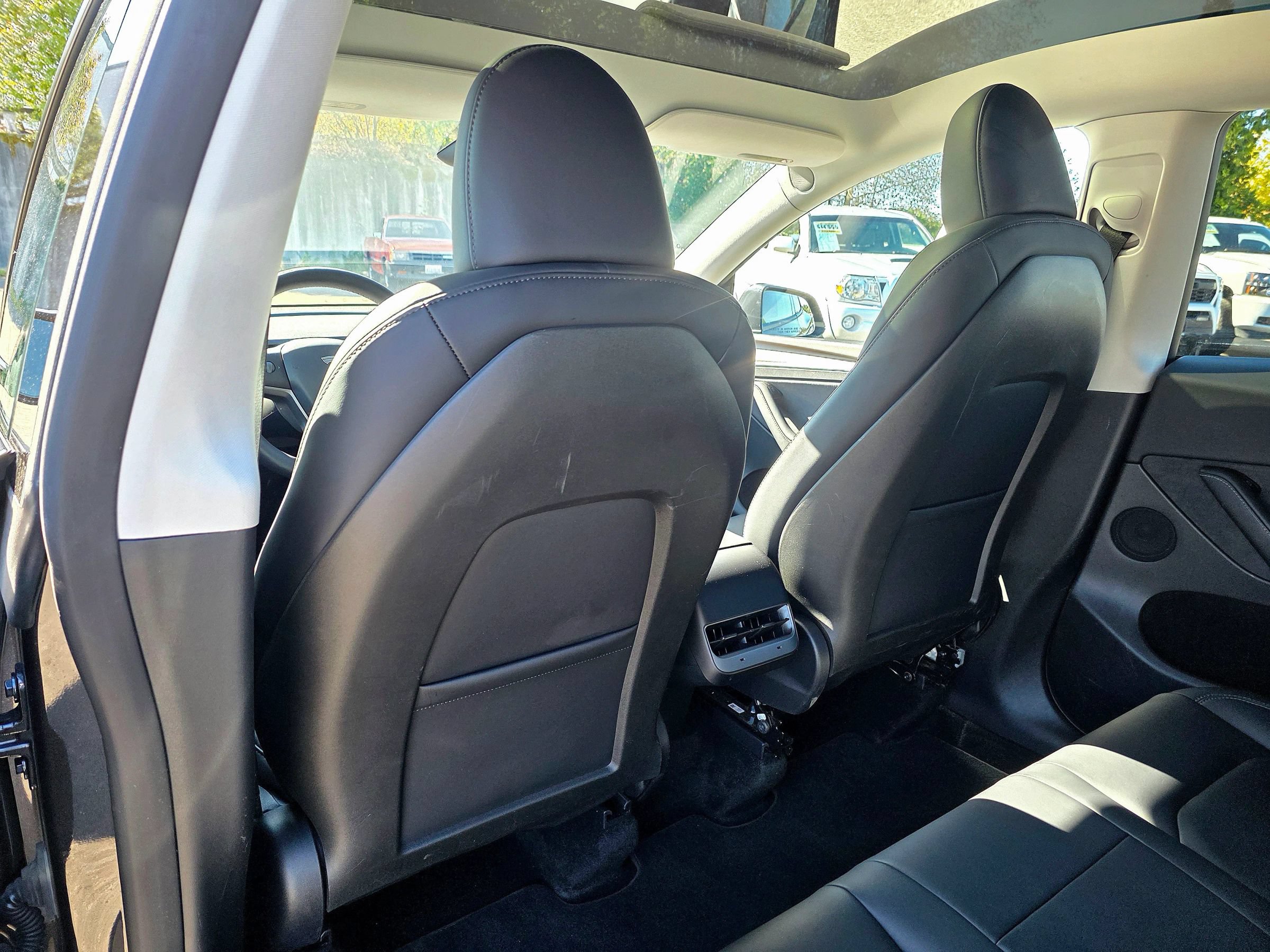 Used 2024 Tesla Model Y Long Range AWD/4WD image 52