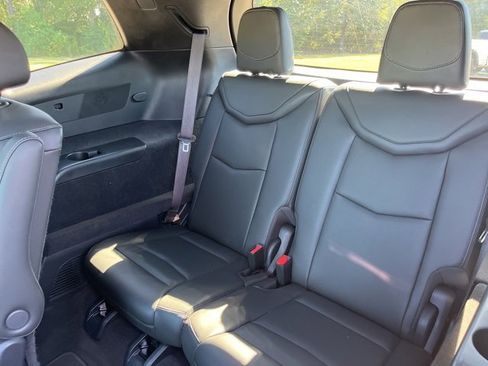 Used 2025 Cadillac XT6 Premium Luxury image 38