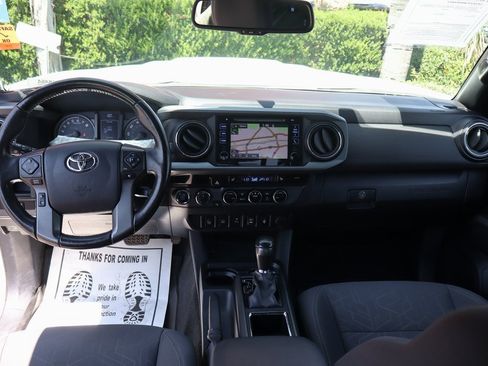 Used 2016 Toyota Tacoma TRD Sport image 28