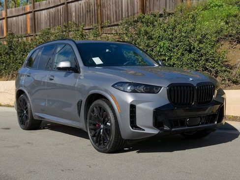 New 2026 BMW X5 xDrive40i w/ M Sport Package image 2