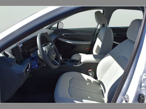 New 2026 Hyundai Sonata SE FWD image 10