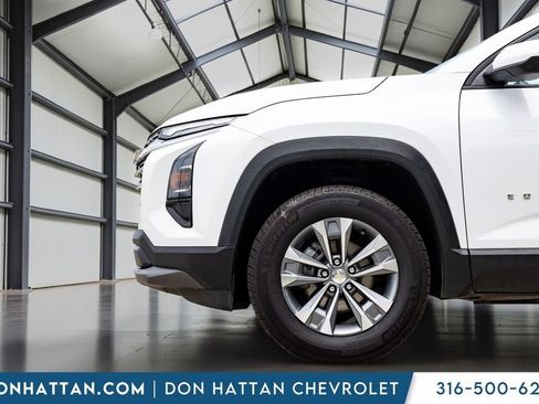 Used 2025 Chevrolet Equinox LT AWD/4WD image 29