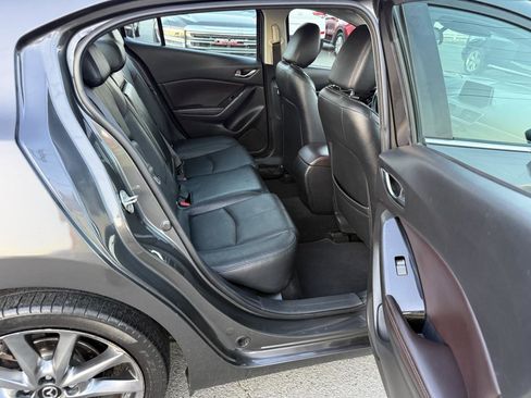 Used 2018 MAZDA MAZDA3 Grand Touring FWD image 12