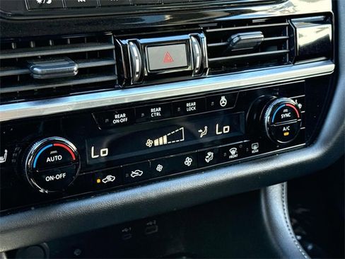 Certified 2024 Nissan Pathfinder SL image 14