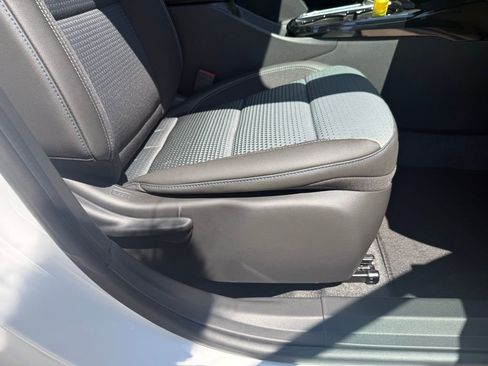 New 2026 Chevrolet Trax LT FWD image 21
