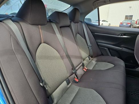 Used 2019 Toyota Camry LE image 18