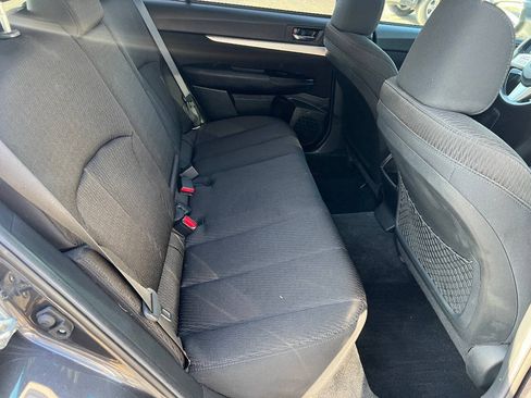 Used 2010 Subaru Outback 2.5i Premium AWD/4WD image 23