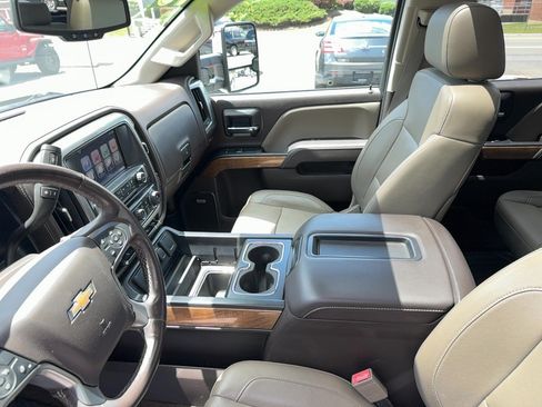 Used 2015 Chevrolet Silverado 2500 LTZ w/ LTZ Plus Package AWD/4WD image 14