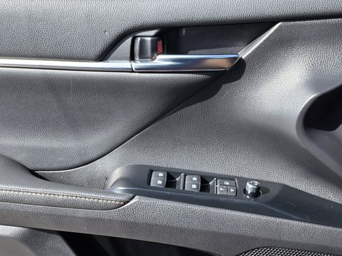 Used 2019 Toyota Camry XLE image 26