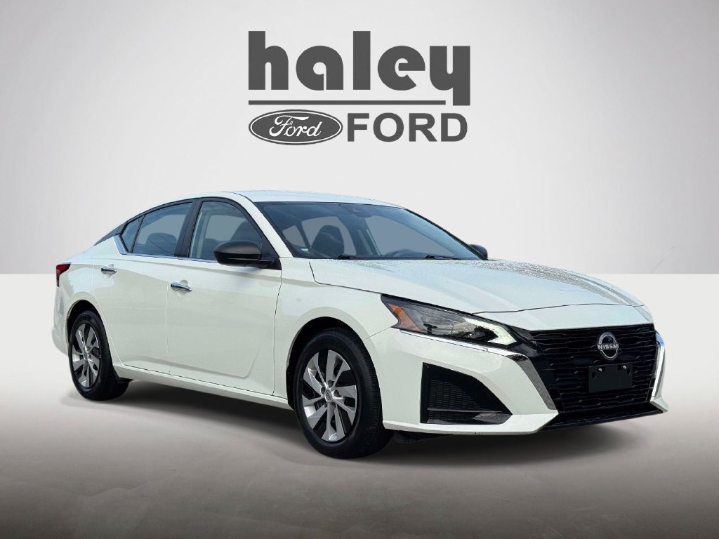 Used 2025 Nissan Altima 2.5 S FWD image 1