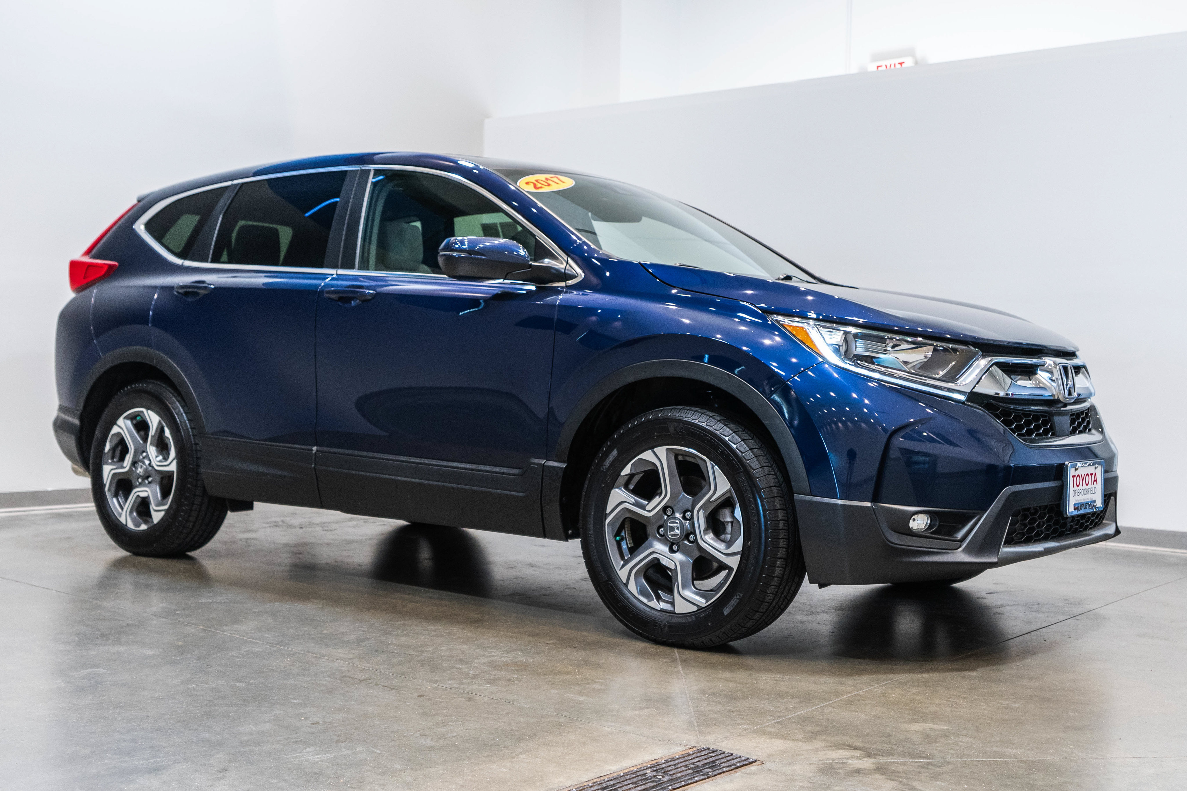 Used 2017 Honda CR-V EX image 1