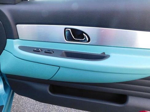 Used 2002 Ford Thunderbird Deluxe image 17