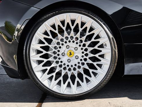 Used 2022 Ferrari F8 Tributo RWD image 27