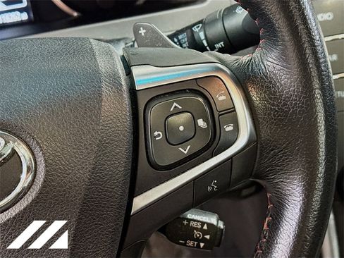 Used 2015 Toyota Camry SE image 12