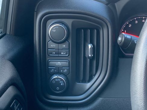 Certified 2024 Chevrolet Silverado 1500 Custom image 21