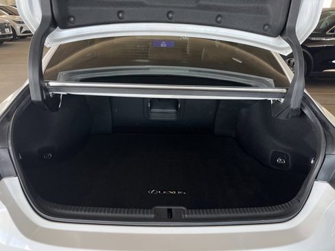 Certified 2023 Lexus ES 300h w/ Premium Package image 22