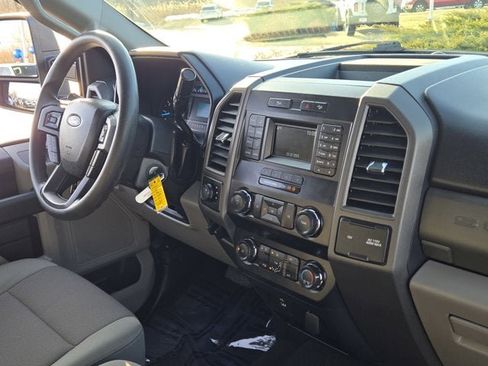 Used 2019 Ford F250 XL w/ STX Appearance Package image 9