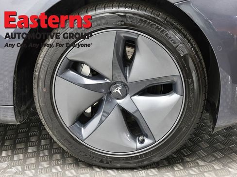 Used 2019 Tesla Model 3 Standard Range image 28