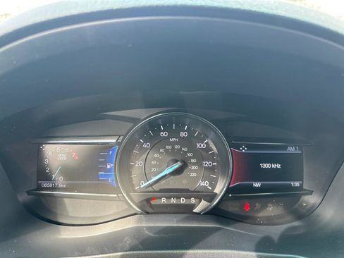 Used 2016 Ford Explorer XLT w/ Equipment Group 202A image 11