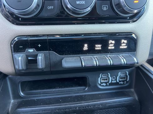 Certified 2022 RAM 1500 Laramie image 17