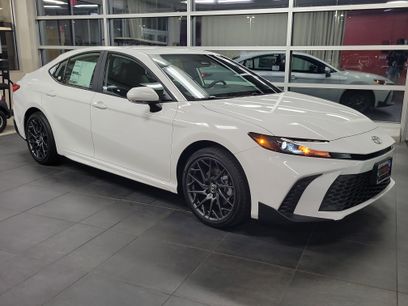 New 2026 Toyota Camry SE w/ Convenience Package