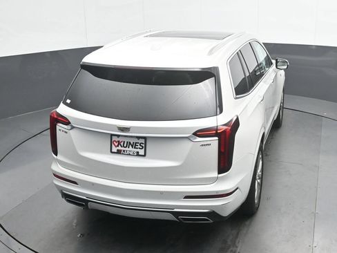 Used 2021 Cadillac XT6 Premium Luxury FWD image 33