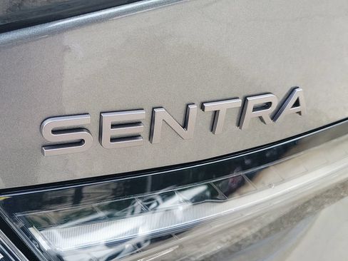 New 2027 Nissan Sentra SR w/ Floor Mat Package FWD image 12