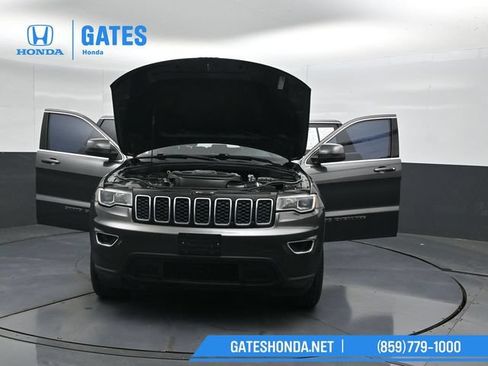 Used 2021 Jeep Grand Cherokee Laredo AWD/4WD image 52