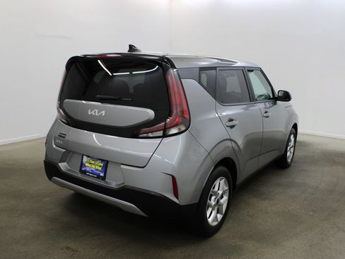 Used 2024 Kia Soul LX w/ Option Group 015 FWD image 5