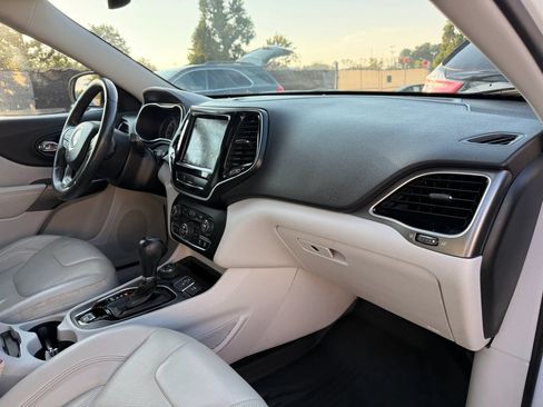 Used 2019 Jeep Cherokee Limited w/ Trailer Tow Group AWD/4WD image 19