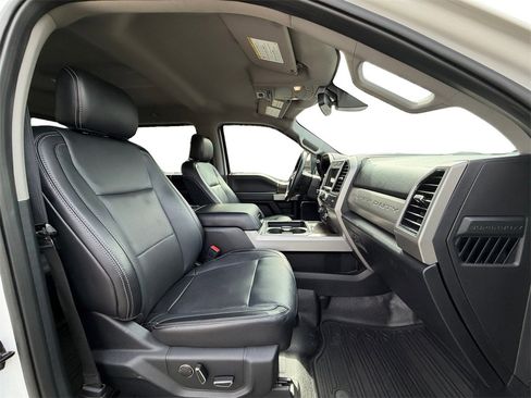 Used 2019 Ford F250 Lariat w/ Lariat Ultimate Package image 14