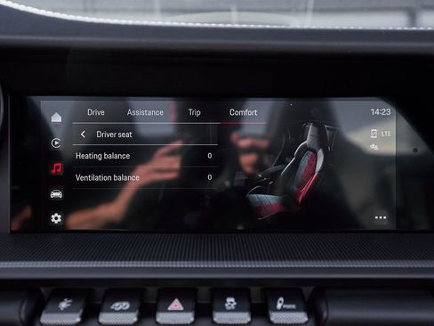 Used 2024 Porsche 911 Carrera GTS w/ Premium Package image 66