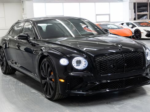 New 2025 Bentley Flying Spur Plug-In Hybrid image 6