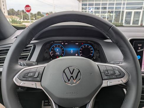 New 2026 Volkswagen Atlas Cross Sport SEL R-Line AWD/4WD image 30
