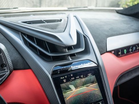 Used 2024 Lamborghini Revuelto AWD/4WD image 42