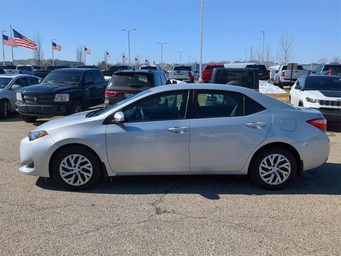 Used 2019 Toyota Corolla LE image 11